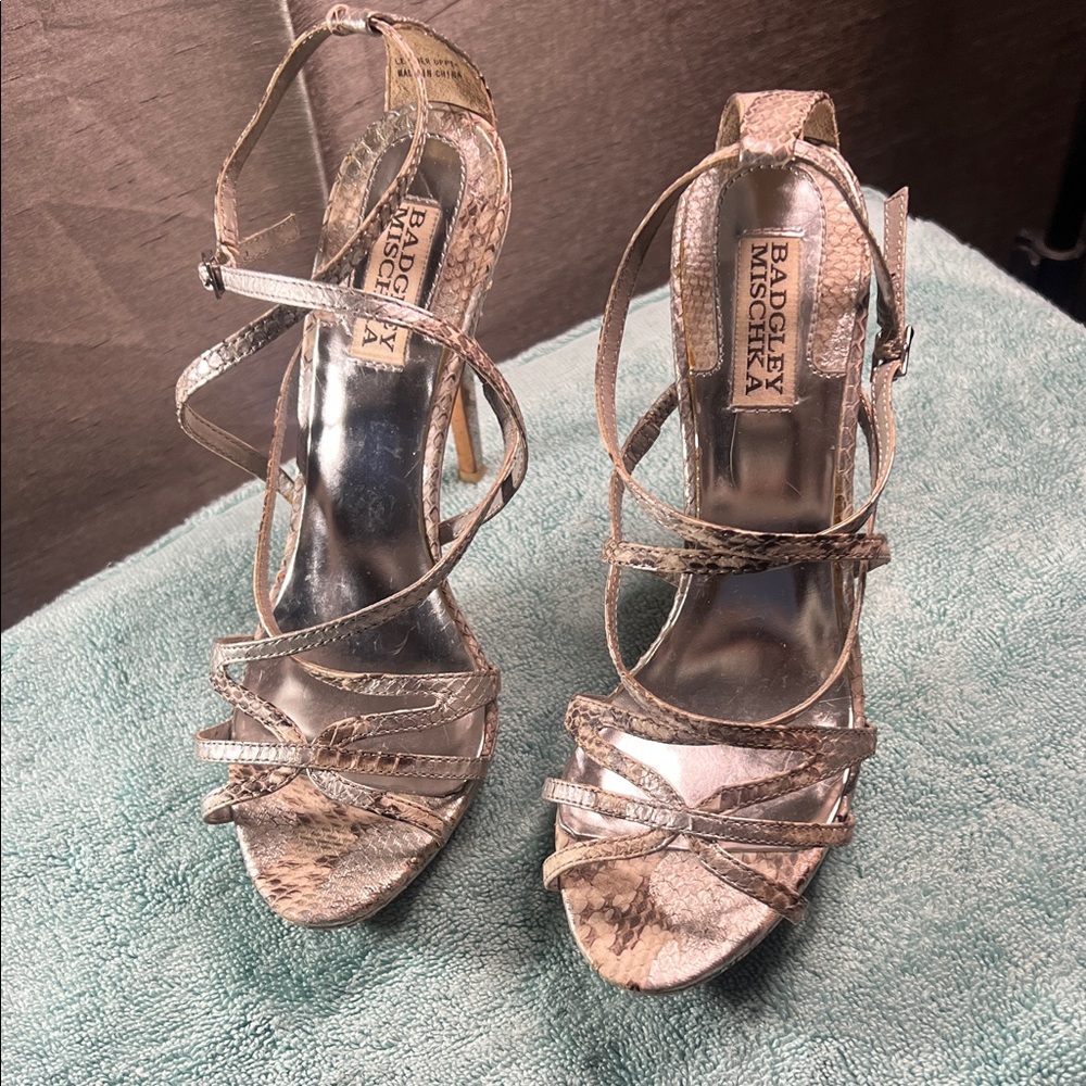 Badgley Mischka Sin Metallic silver snake skin Strappy Heels. Size 7 1/2..